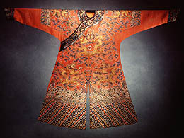 Apricot-yellow, semi-formal dragon robe (jifu)