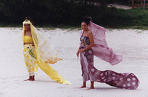 isa and daughter with impressionistic wedding